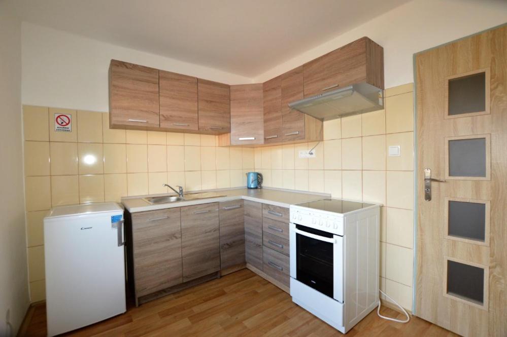 Apartmany - Skolni Chomutov Ngoại thất bức ảnh
