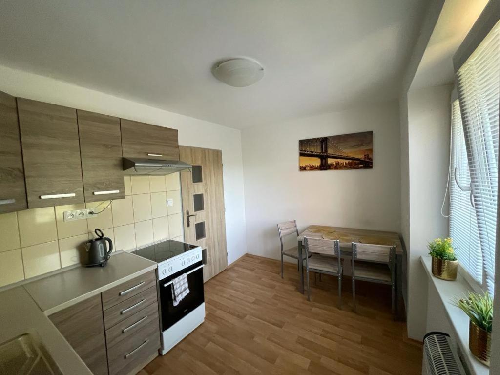 Apartmany - Skolni Chomutov Ngoại thất bức ảnh