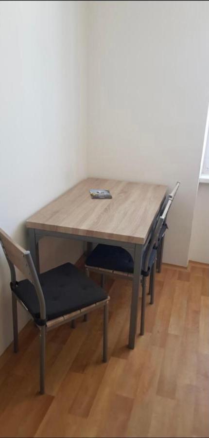 Apartmany - Skolni Chomutov Ngoại thất bức ảnh