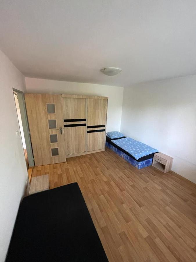 Apartmany - Skolni Chomutov Ngoại thất bức ảnh