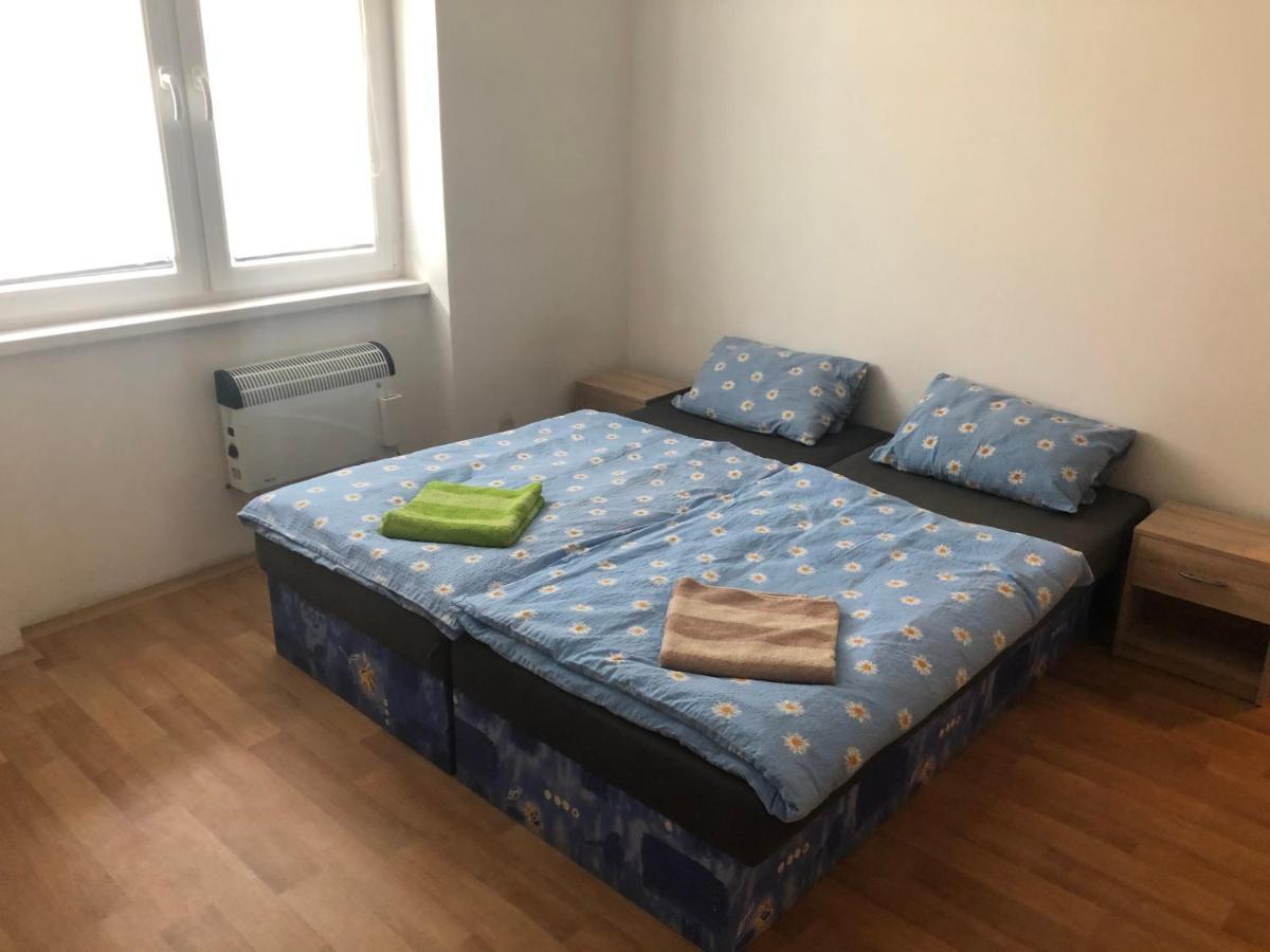 Apartmany - Skolni Chomutov Ngoại thất bức ảnh
